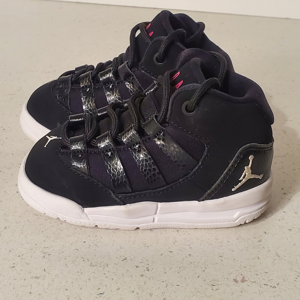 Nike Jordan Max Aura Black White Pink Toddler Baby Shoe's Size 4C AQ9251-006